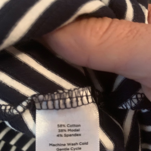 Talbots ruffle bottom skirt. Worn once . Excellent‎ condition - Picture 4 of 4